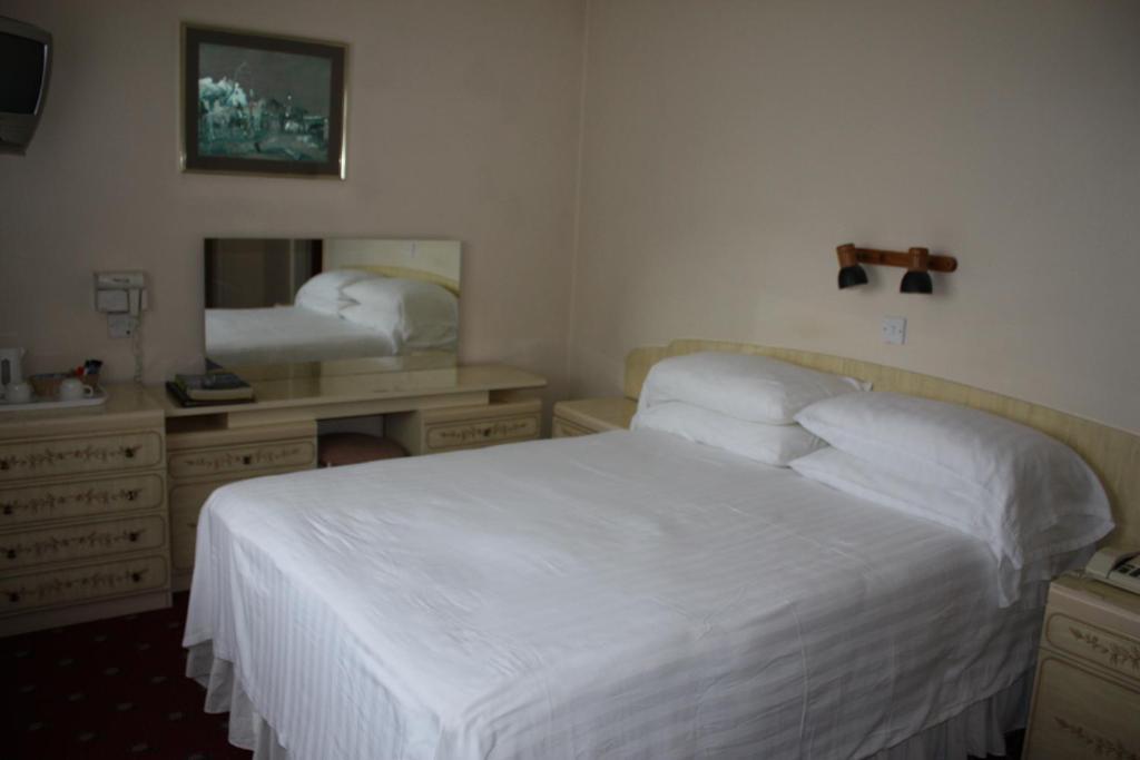 Talana Hotel Saint Helier ภายนอก รูปภาพ